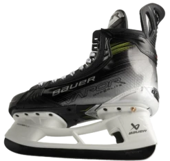 Bauer Vapor Hyperlite2 Senior Hockey Skates -Best Hockey Store 1061681 BTH23 SKATE VAPOR X5PRO SR tongue detail edit a48c5d06 65ee 48d4 8404 9e5c288696f8