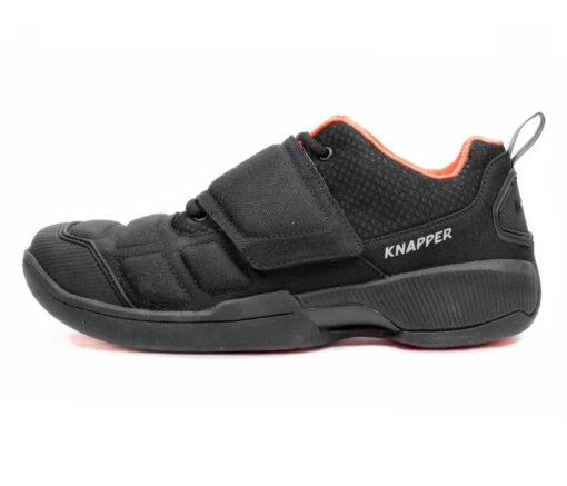 Knapper AK7 Men's 2022 (Low) Ball Hockey Shoes -Best Hockey Store Knapper soulier AK7 noir 1800x1800 92bea304 a6b3 4efe 8176 da74e1ecad6f